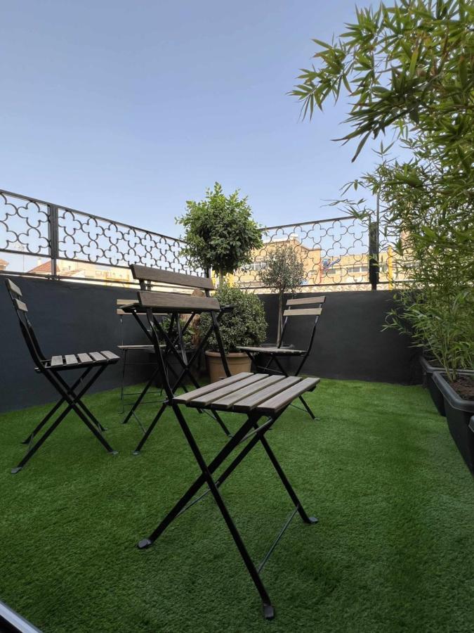 Апартаменты Flamenco Modern & Luxury Малага Экстерьер фото